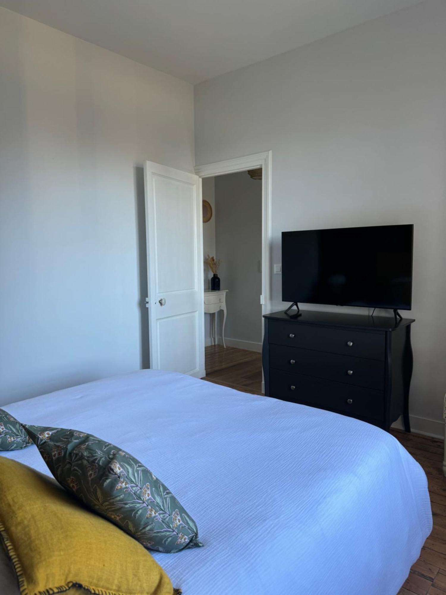 Le Hetre Pourpre Apartment Bayeux Bagian luar foto